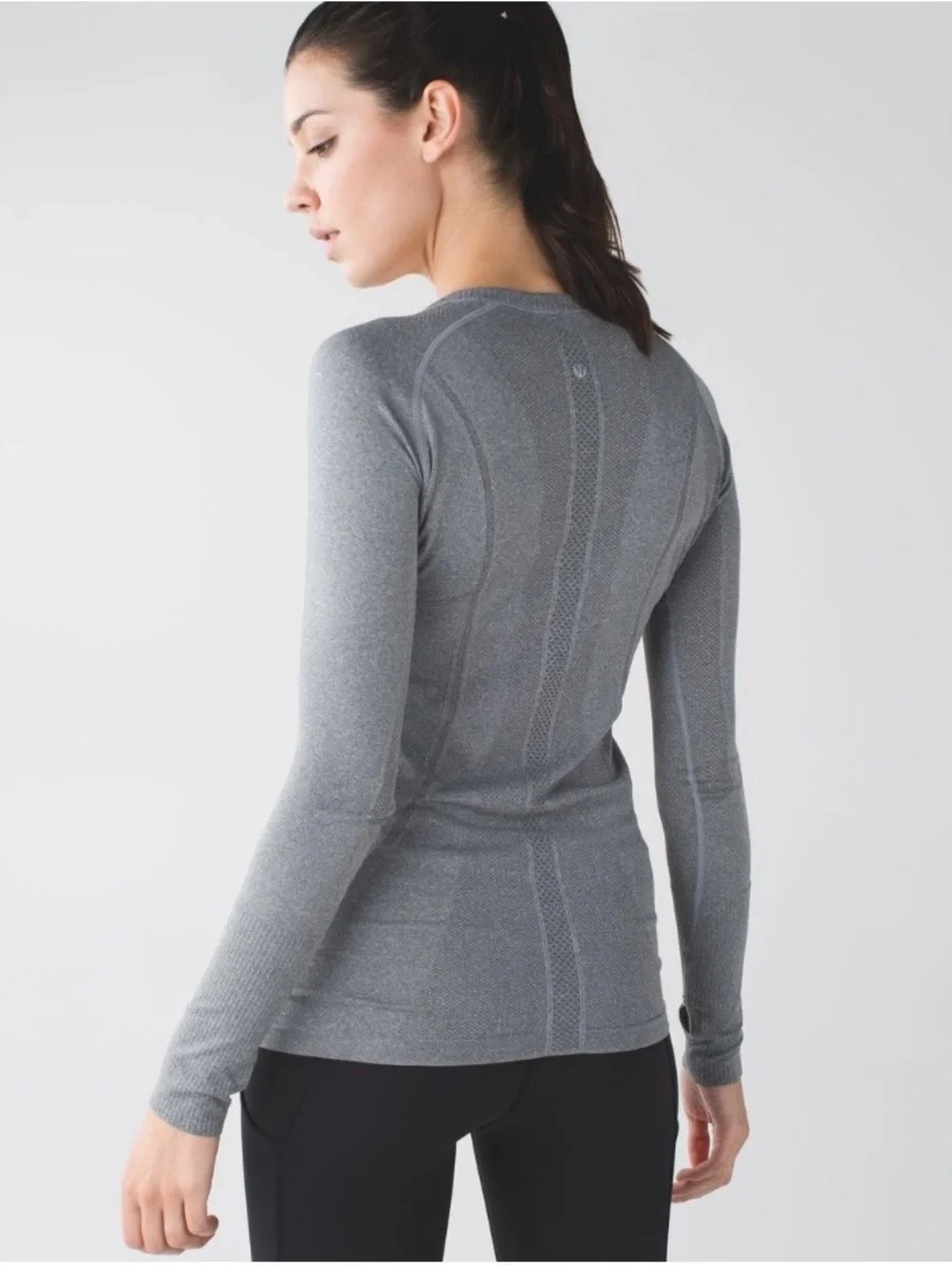Lululemon swiftly tech long sleeve size 6
